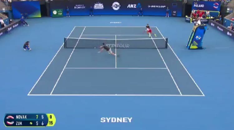 [VÍDEO] Novak protagoniza ponto incrível em Sydney