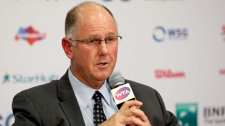 Diretor WTA avisa: «Os estádios não vão estar cheios antes de 2022»