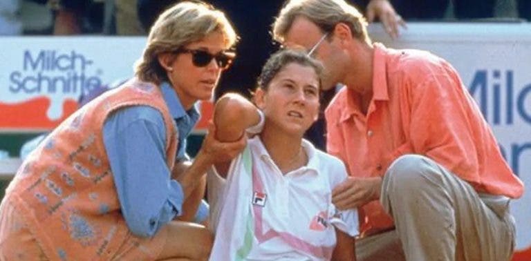 [VÍDEO] Há 27 anos, Monica Seles foi esfaqueada em pleno court