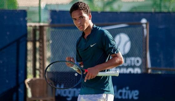 Pedro Araújo atropela campeão da Taça Davis júnior na Beloura