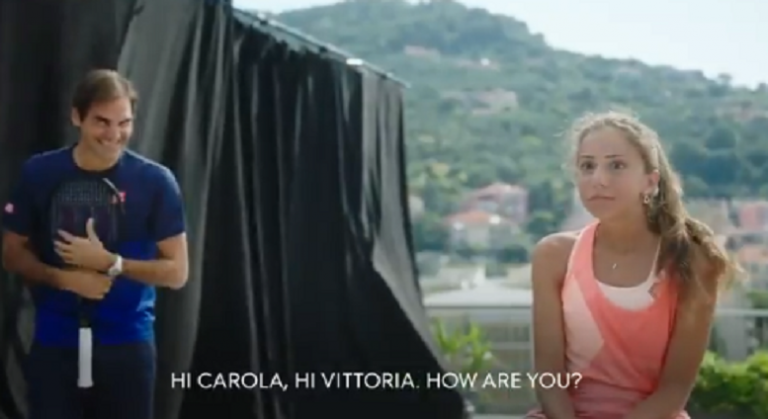 [VÍDEO] Federer surpreende jovens e joga ténis num terraço em Itália