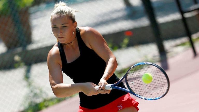 Jogadora diz ser a primeira vítima das bolas de Roland Garros