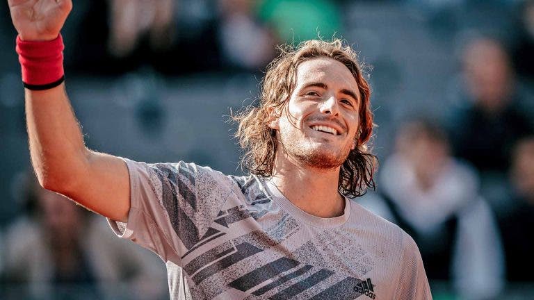 Tsitsipas volta a exibir-se a bom nível e garante lugar nas meias-finais em Hamburgo