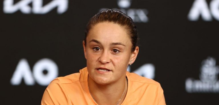 Barty recusa desculpar-se com medical time out de Muchova: «Não é razão para ter perdido»