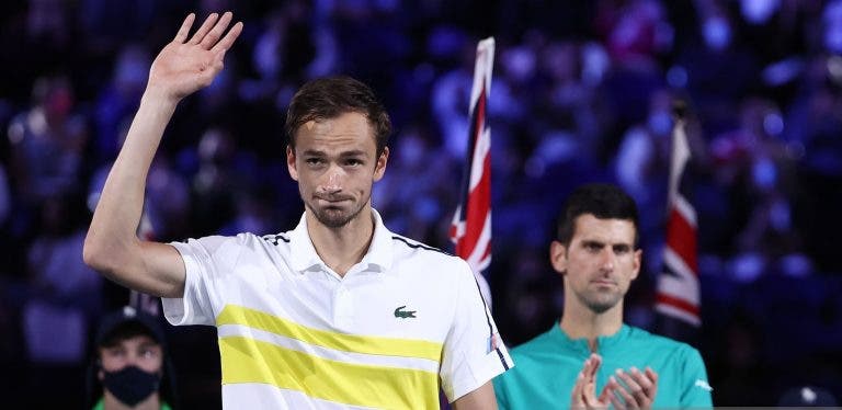 Toni Nadal ‘desiludido’ com final do Australian Open: «Medvedev não foi capaz de lutar por todas as bolas»
