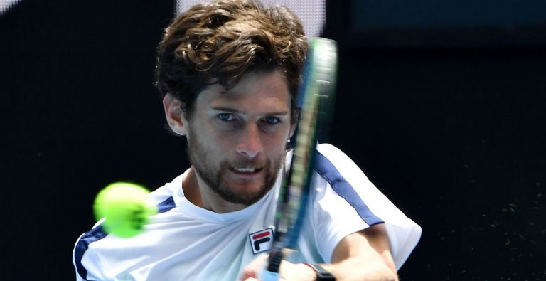 Pedro Sousa deixa pele em campo mas lesão tira-lhe hipóteses frente a Sonego