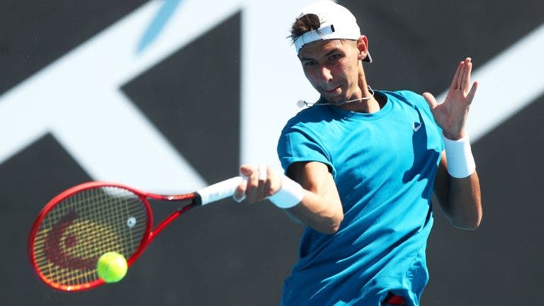 Hat-trick de surpresas: Goffin, Bautista Agut e Hurkacz dizem adeus