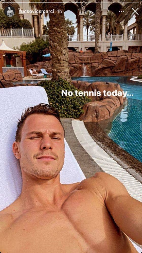 Fucsovics desistiu de Doha e foi... apanhar sol para a piscina