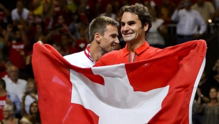 Federer exulta com vitória da Suíça sobre a França no Euro’2020