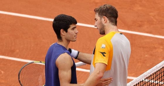 Relembre os confrontos entre Alcaraz e Struff, que se enfrentam na final em Madrid