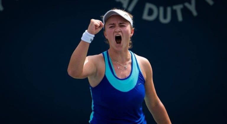 Imparável: Krejcikova voa rumo à final de Praga e garante 19.ª vitória nos últimos… 20 jogos
