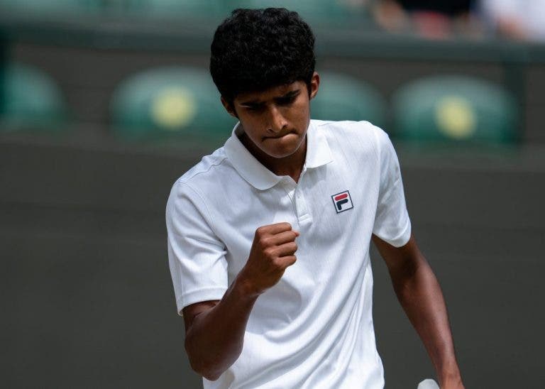 Decore o nome Samir Banerjee: norte-americano de origem indiana é campeão júnior de Wimbledon