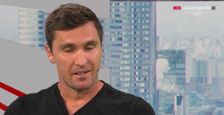 [VÍDEO] Mischa Zverev chora em direto ao ver irmão bater Djokovic