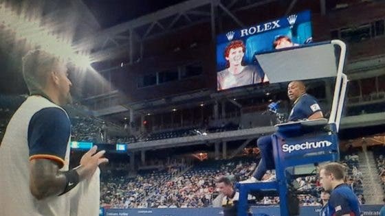 Kyrgios atira-se a Bernardes e ataca… Tsitsipas: «Demorar 20 minutos na casa de banho faz parte do jogo?»