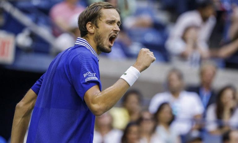 Medvedev não dá hipóteses a Auger-Aliassime e regressa à final do US Open