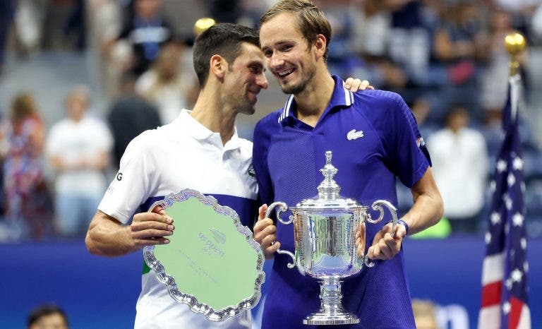 Medvedev nega Grand Slam a Djokovic de forma clara e conquista primeiro Major no US Open