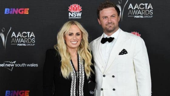 Tenista australiano (grande amigo de Kyrgios) namora com estrela de Hollywood