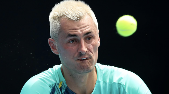 Tomic abre o coração e diz que é frustrado pelo ténis… por causa do pai: «Ainda hoje tenho medo dele»