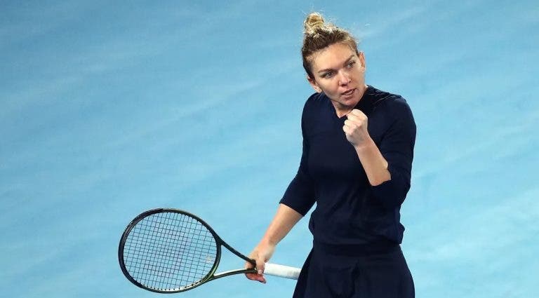 Simona Halep passeia rumo à final no seu primeiro torneio da temporada