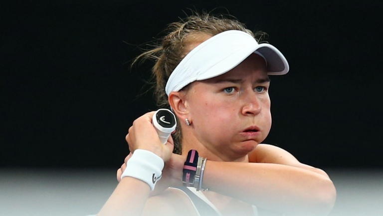 Krejcikova arrasa Garcia e marca duelo com Kontaveit em Sydney