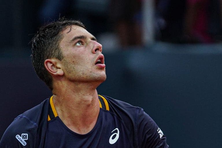 Matheus Pucinelli derrotado por ex-top 20 Paire no Australian Open