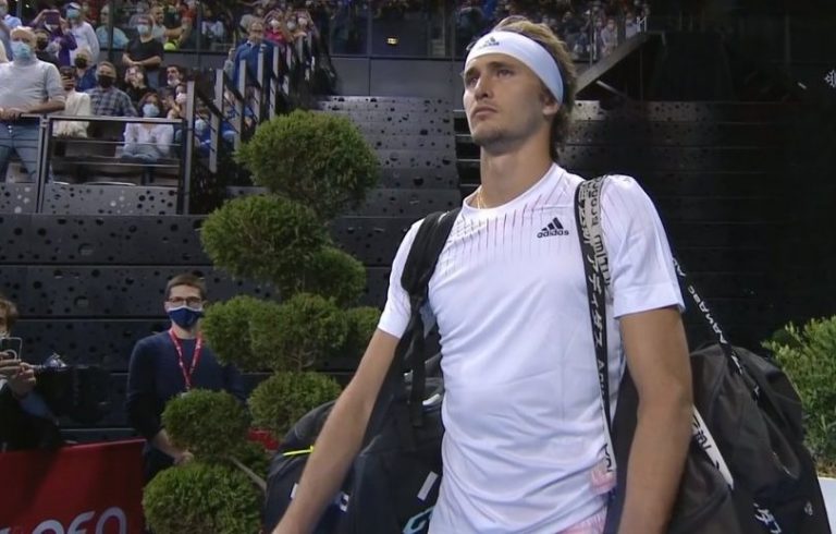 Zverev destrói Mannarino a caminho das ‘meias’ e marca duelo com mais um Ymer em grande
