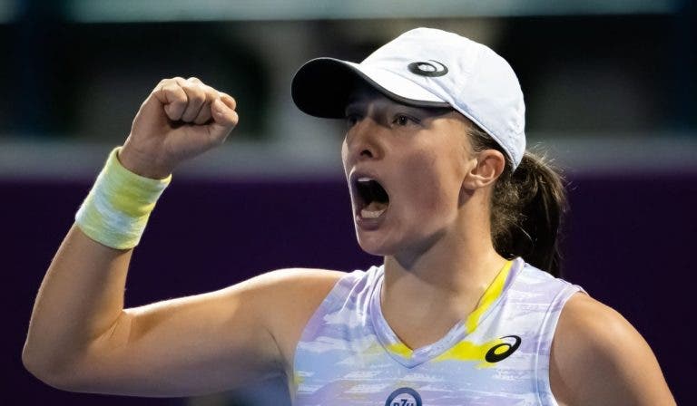 Swiatek derrota Sabalenka em Doha e Krejcikova vai ser número dois WTA