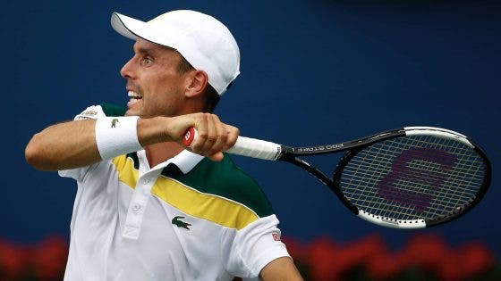 Bautista despacha Medvedev em Maiorca, Tsitsipas sobrevive rumo às meias-finais