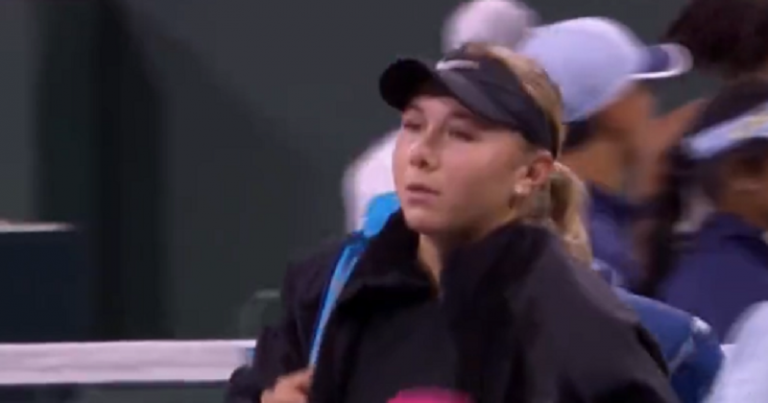Bizarro: Anisimova teve quatro match points, perdeu o segundo set e desistiu de seguida sem chamar o médico