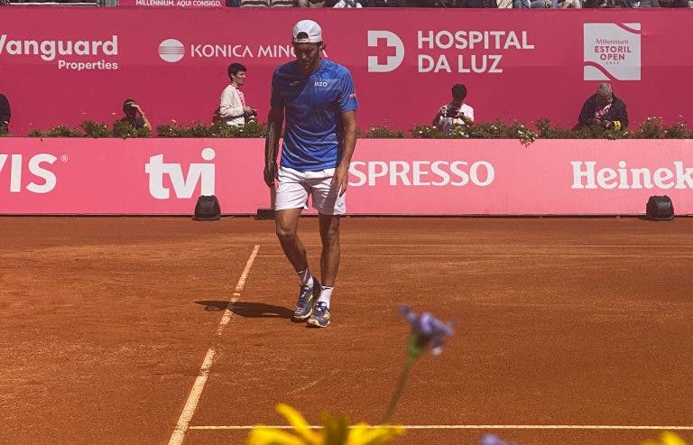 João Sousa eliminado na primeira ronda do Millennium Estoril Open