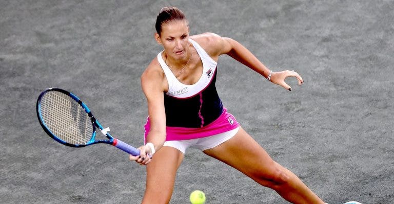 WTA de Charleston evacua torneio por causa de trovoada mas Pliskova teve tempo de somar 1.ª vitória de 2022