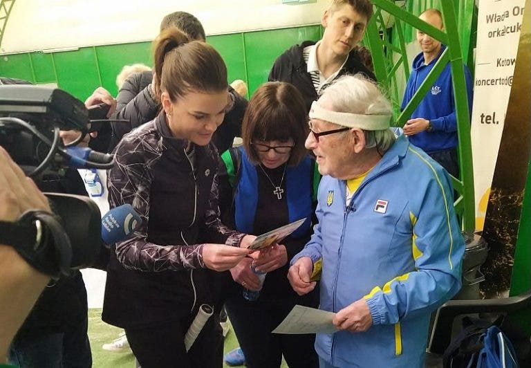 Tenista mais velho do Mundo fugiu da guerra na Ucrânia e conheceu… Radwanska