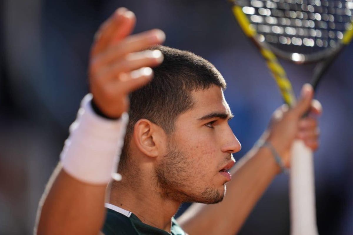 Alcaraz vence Djokovic em um jogo épico de tenis 