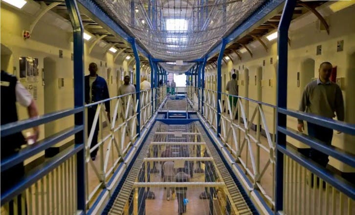 Becker vai para uma das prisões mais perigosas de Inglaterra que é a três quilómetros… de Wimbledon