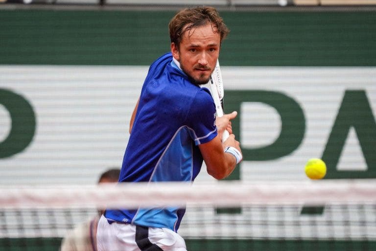 Medvedev: «Se me deixarem jogar em Wimbledon vou ficar feliz, mesmo que seja sem pontos»