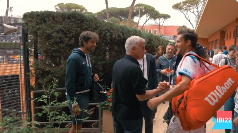 João Sousa entrou a vencer em Roma e teve a visita especial… de José Mourinho