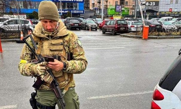Stakhovsky responde a Nadal: «É justo os ucranianos estarem a morrer?»