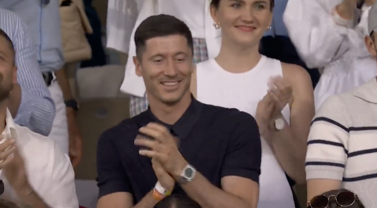 [VÍDEO] De uma estrela para outra: Swiatek festejou com… Lewandowski!