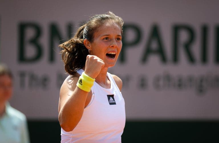 Kasatkina continua perfeita em Roland Garros e estreia-se em meias-finais do Grand Slam