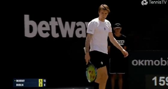 [VÍDEO] Bublik insulta torneio, Murray e mãe de Andy em Estugarda