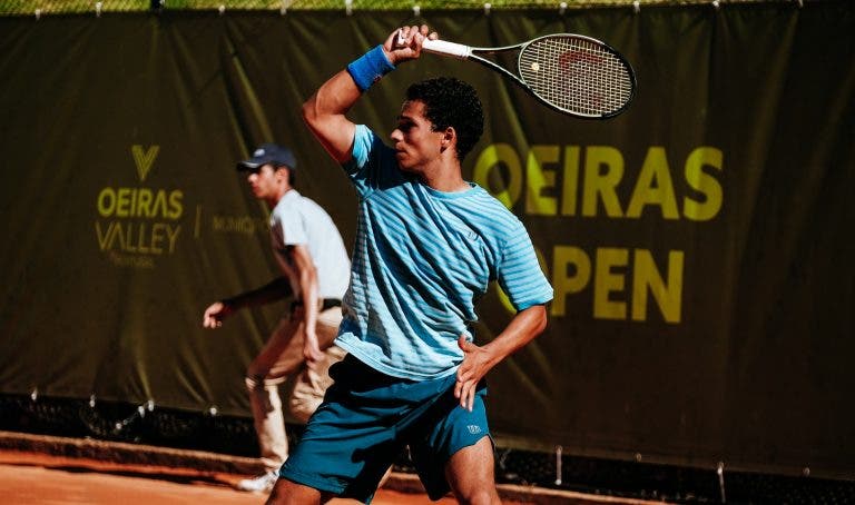 Pedro Araújo surpreendido na primeira ronda em Xàtiva