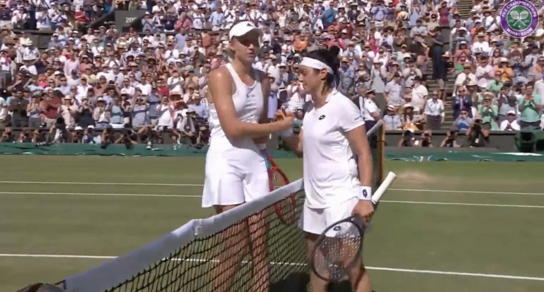 [VÍDEO] O match point que levou Rybakina a tornar-se rainha em Wimbledon