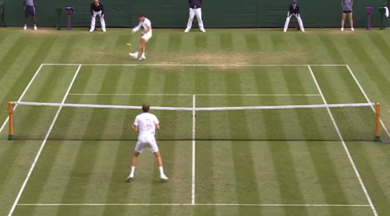 [VÍDEO] Alcaraz deixou Wimbledon ao rubro com um ponto brutal… entre tantos