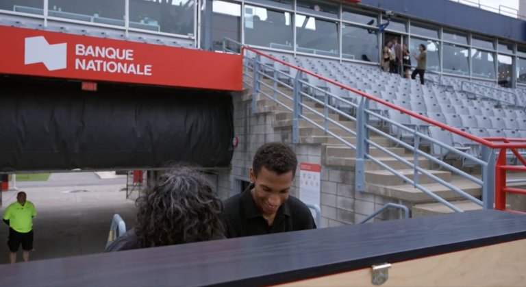 [VÍDEO] Auger-Aliassime mostra o que vale no piano… no Court Central em Montréal