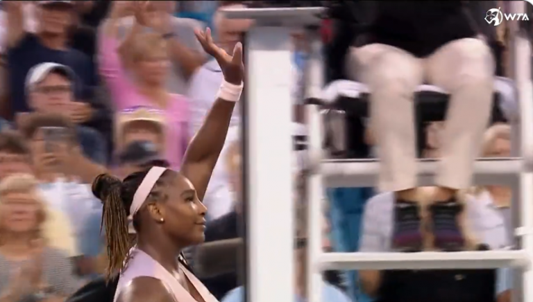 [VÍDEO] A incrível ovação do público a Serena após perder de forma clara com Raducanu