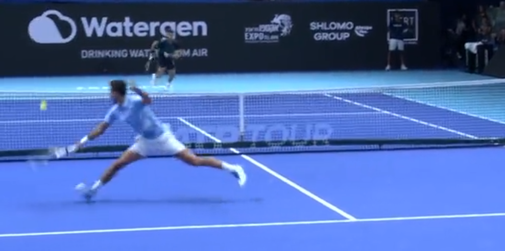 [VÍDEO] O ponto brutal com que Djokovic mostra que quer voltar à melhor forma