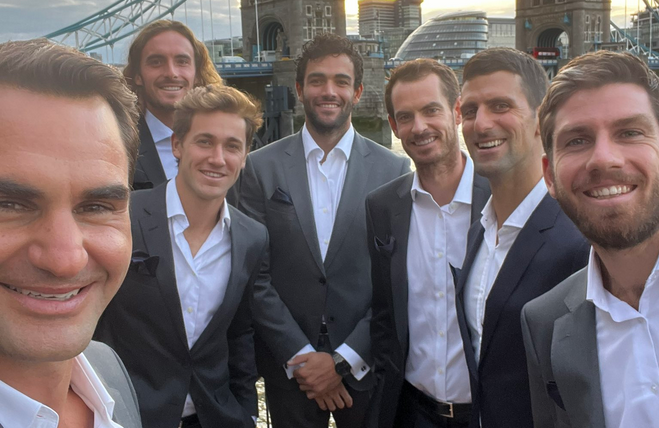 Federer partilha uma selfie de luxo mas ainda com uma ausência de peso