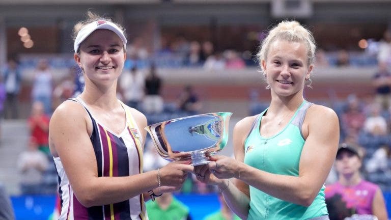 Krejcikova e Siniakova confirmam Grand Slam de carreira em pares no US Open