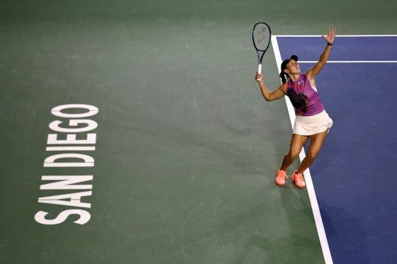 Pegula oficializa lugar nas WTA Finals ao avançar para os ‘quartos’ de San Diego
