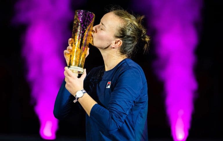 Como fica o top 10 WTA depois dos títulos de Krejcikova e Mertens